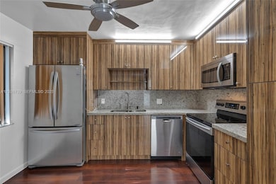 302 Lakeview Dr unit 105, Weston, FL 33326 - photo 2