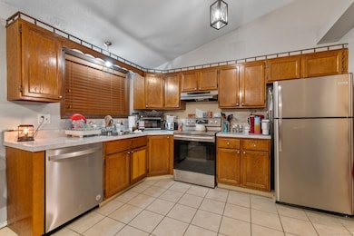 108 Wayland Ave, Waterbury, CT 06708 - photo 3