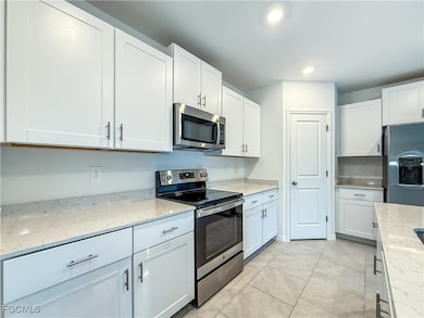 12093 Monterey Pine Ln, Fort Myers, FL 33966 - photo 3