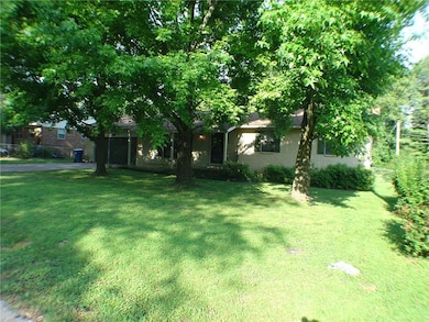 211 NW K St, Bentonville, AR 72712 - photo 3