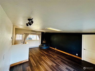 1033 3rd St, Cosmopolis, WA 98537 - photo 5