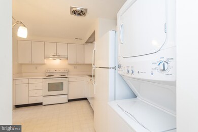 Elmont Condominium unit 312, Baltimore, MD 21215 - photo 5
