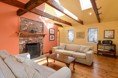 006-Living_Room-3916379-large
