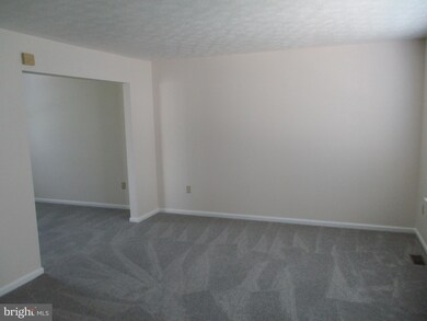 7907 E Nalley Rd, Hyattsville, MD 20785 - photo 3