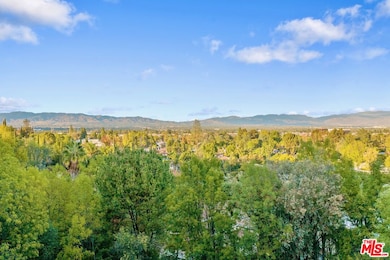 4854 Brewster Dr, Tarzana, CA 91356 - photo 7