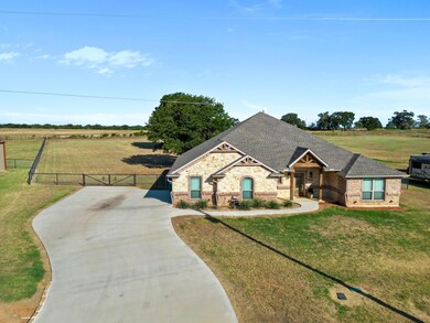 476 Pine Rd, Poolville, TX 76487 - photo 4