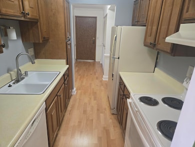 8102 W Oklahoma Ave unit 20, Milwaukee, WI 53219 - photo 6