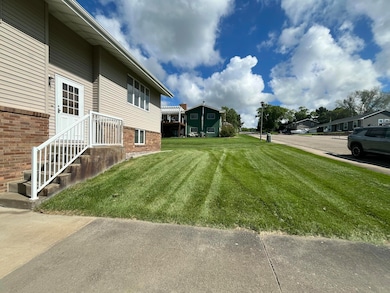 601 N Maple