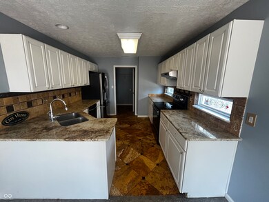 2461 Grand Fir Dr, Greenwood, IN 46143 - photo 3