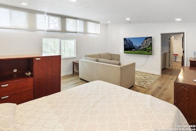 127 Loy Dr unit 2, San Antonio, TX 78228 - photo 2