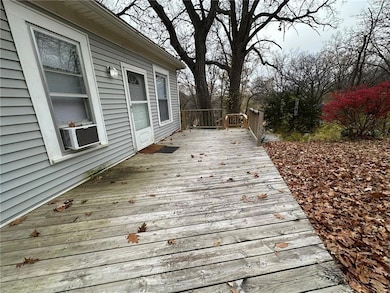 625 Benton Ave, Excelsior Springs, MO 64024 - photo 2