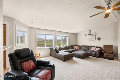 8809 Canter Ln-18
