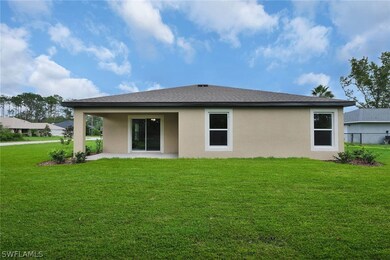 172 Yager Cir, Fort Myers, FL 33913 - photo 2