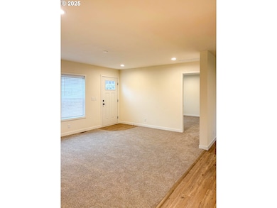 252 NE 3rd St, Oakland, OR 97462 - photo 3