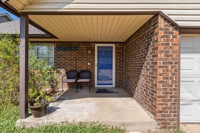 1121 Cavalier St, Moore, OK 73160 - photo 3