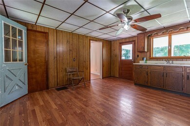 548 E Beaver St, Mercer, PA 16137 - photo 6