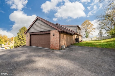 15 Bare Ave, Reading, PA 19607 - photo 4