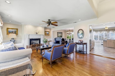 2863 Harbor Rd, Merrick, NY 11566 - photo 3