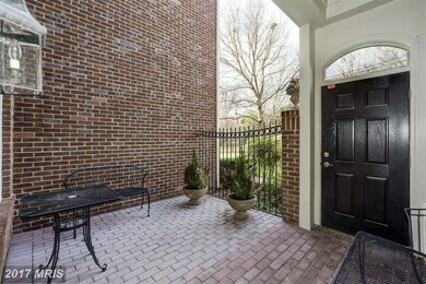 8525 Gavin Manor Ct, Chevy Chase, MD 20815 - photo 2