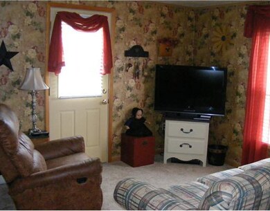 Den. Currently a den, could be made into a 3rd bed