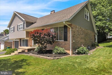 911 Evergreen Dr, Reading, PA 19610 - photo 3