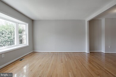 3032 Hickory Grove Ct, Fairfax, VA 22031 - photo 7