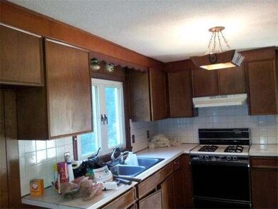 19 Falcon St, Methuen, MA 01844 - photo 4