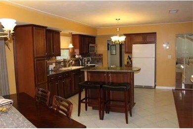 41 Roslyn Rd, Brockton, MA 02302 - photo 4