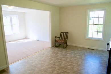 323 Whitetail Cir, Southbridge, MA 01550 - photo 7