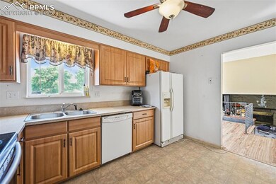 Tons of cabinet Space