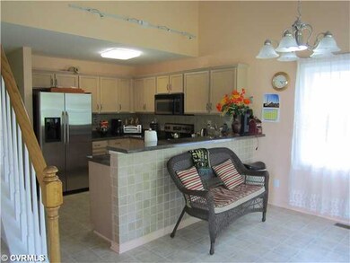 Breakfast Nook - Bright & cheerful breakfast nook 