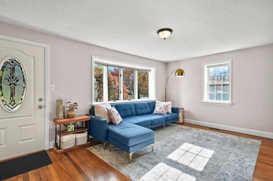 38 Mellen St, Hopedale, MA 01747 - photo 2