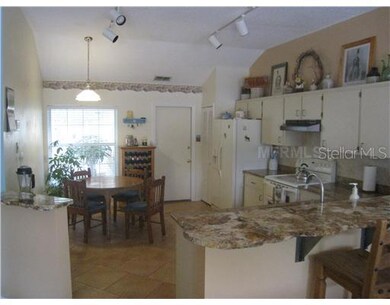 8203 Chelsworth Dr, Orlando, FL 32835 - photo 2