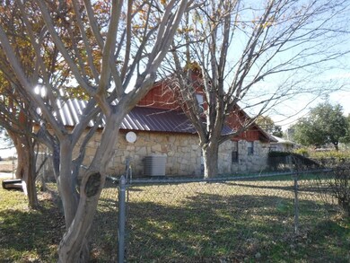 220 Horseshoe Dr, Springtown, TX 76082 - photo 4