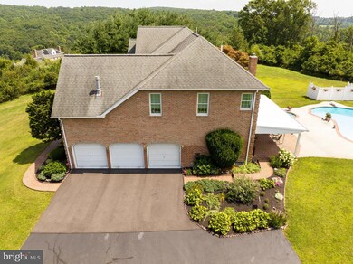 1015 Hunters Rd, Mohnton, PA 19540 - photo 7