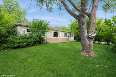 1190 Apple St, Hoffman Estates, IL 60169 - photo 6