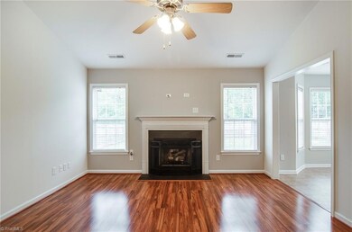 Nothing more beautiful than shining floors to greet you as soon as you enter !
