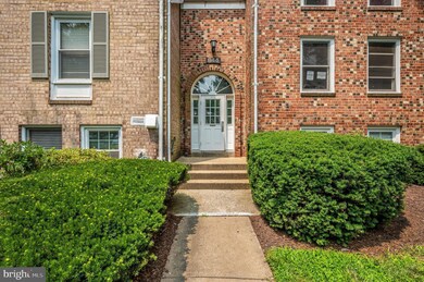844 Quince Orchard Blvd unit T-1, Gaithersburg, MD 20878 - photo 2