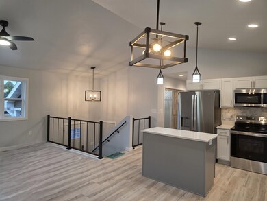 982 Byrd Ave, Neenah, WI 54956 - photo 4