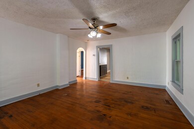 3047 W. Walnut St., Spfd, MO-6