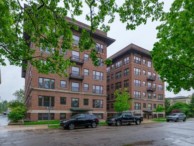 471 W South St 207-102