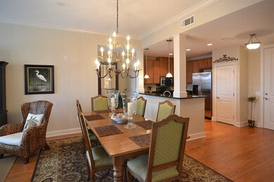 Dining & Kitchen