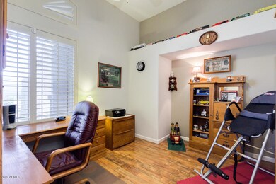 Holguin-office