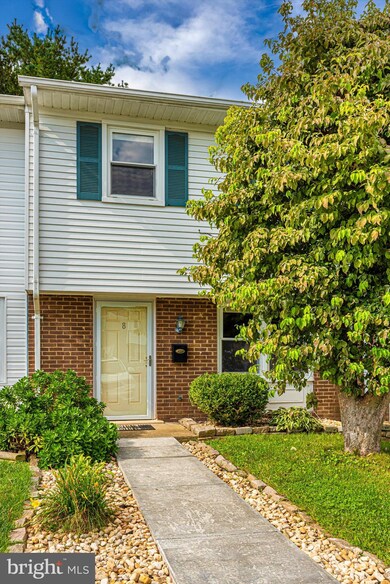 8 Peach Orchard Ct, Brunswick, MD 21716 - photo 2