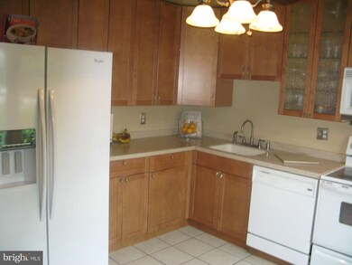 2355 Horseferry Ct, Reston, VA 20191 - photo 3