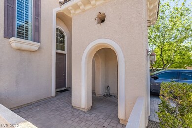 Unique Courtyard