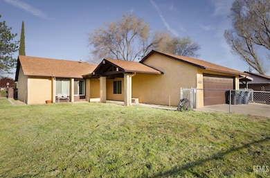 1013 Cypress Way, Tehachapi, CA 93561 - photo 5