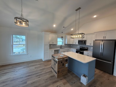 KITCHEN & DINING