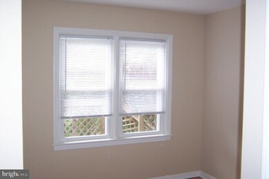 122 E Magnolia Ave, Hagerstown, MD 21742 - photo 3