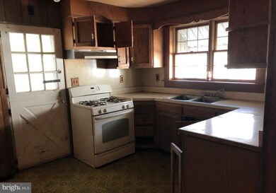 232 W Green St, Millville, NJ 08332 - photo 4